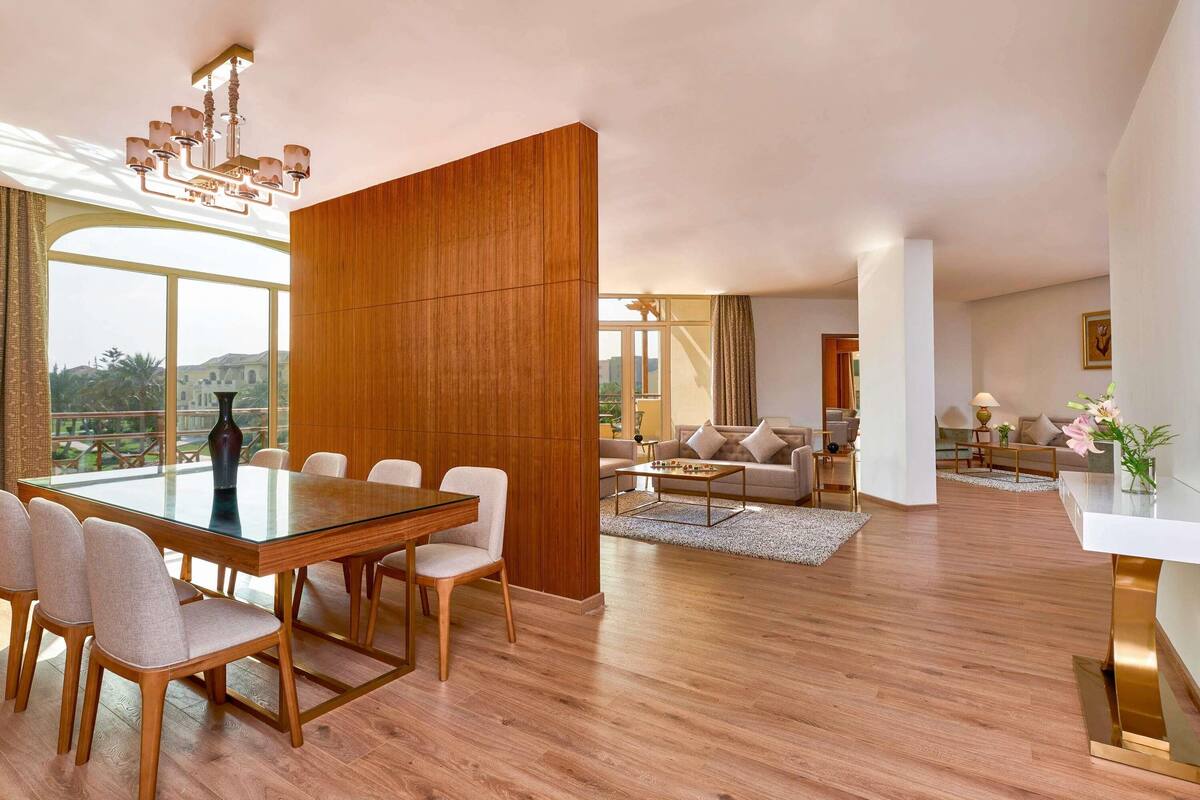 Presidential-Suite, Mehrere Betten, Poolblick | Hochwertige Bettwaren, Betten mit Memory-Foam-Matratzen, Minibar