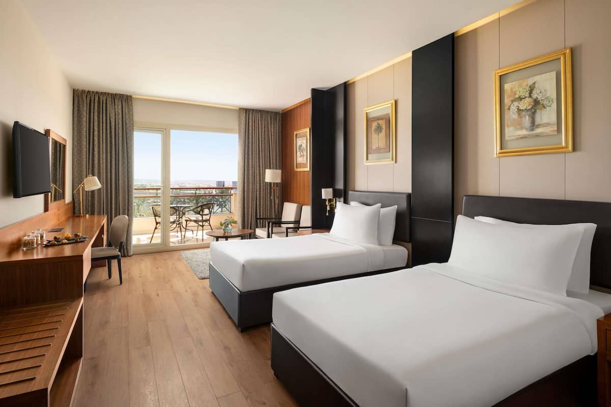 Executive Twin Room | Premium bedding, memory foam beds, minibar, in-room safe