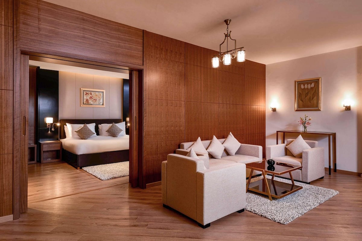 Literie de qualité supérieure, matelas mémoire de forme, minibar