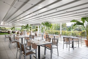 2 restaurants, breakfast, lunch, dinner served; Mediterranean cuisine