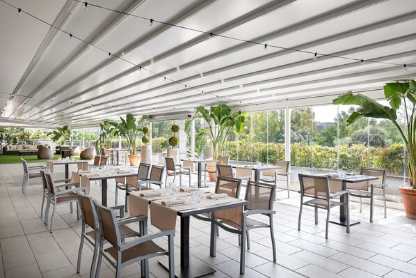2 Restaurants; Frühstück, Mittagessen und Abendessen werden serviert