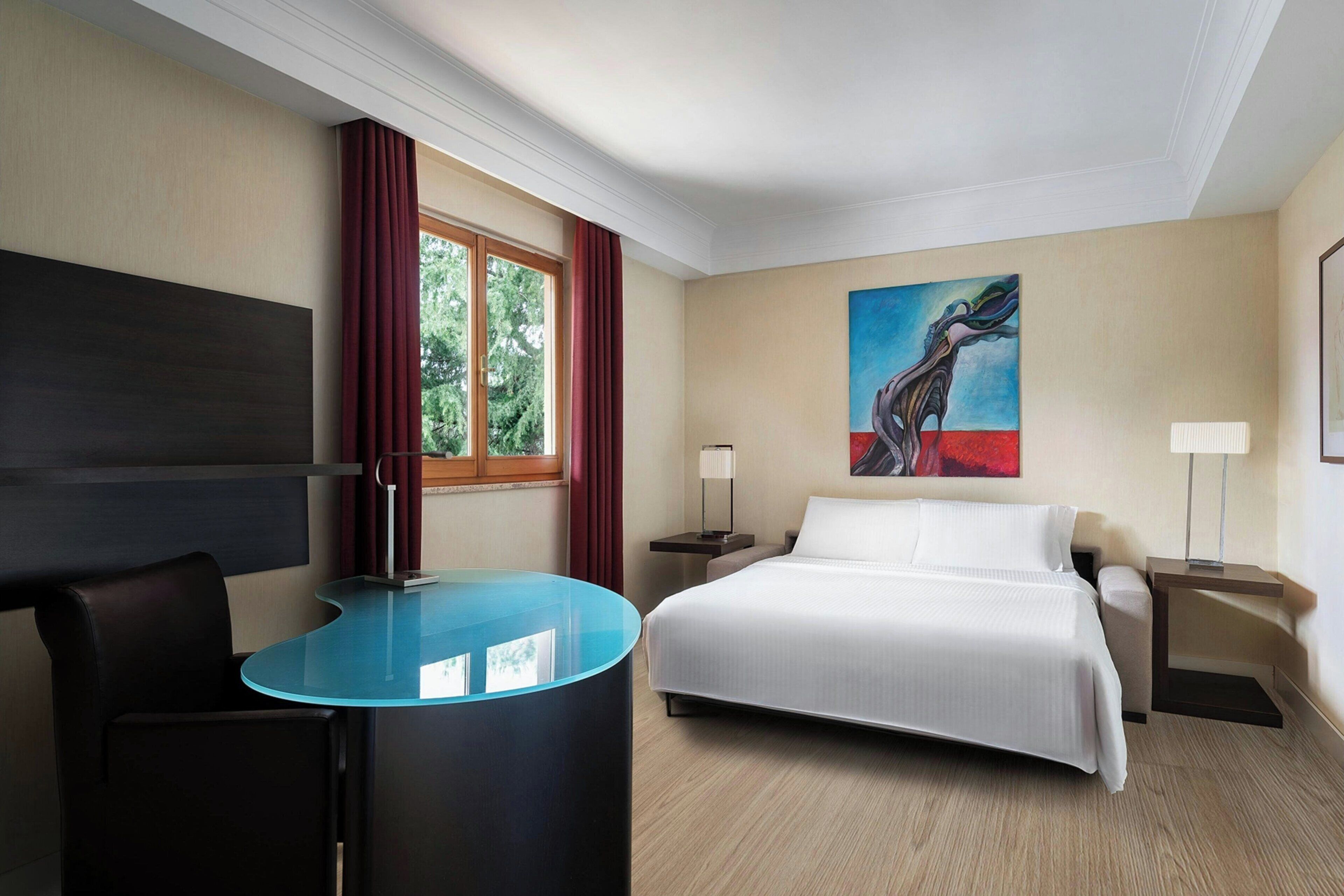 Suite, 1 Double Bed, Balcony | Living area