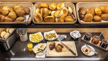 Dagelijks ontbijtbuffet (EUR 16 per persoon)