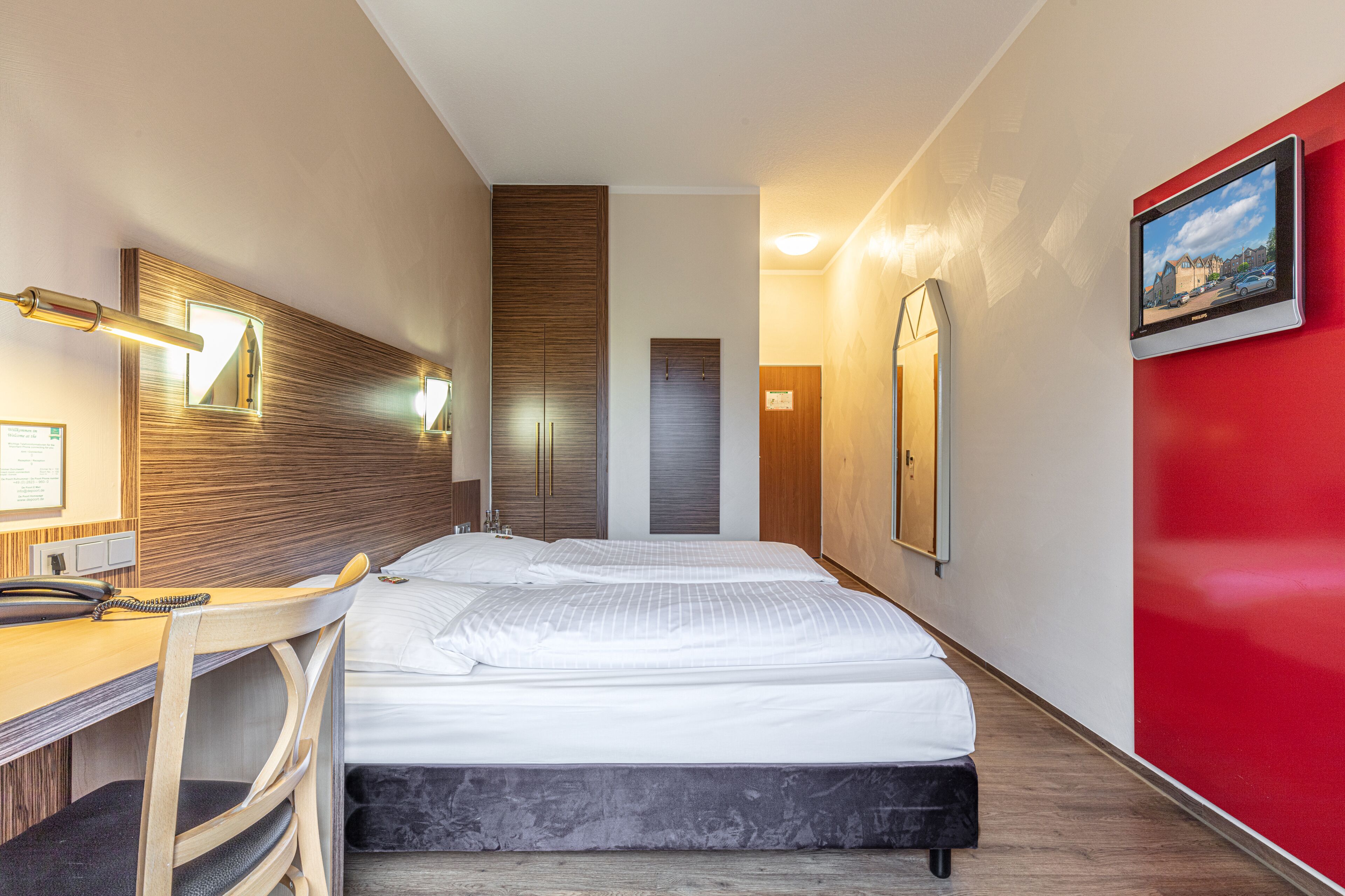 standard double or twin room | desk, blackout curtains, soundproofing, iron/ironing board