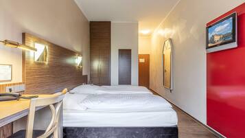 Standaard kamer, 1 twee- of 2 eenpersoonsbedden | Een bureau, verduisterende gordijnen, geluiddichte muren