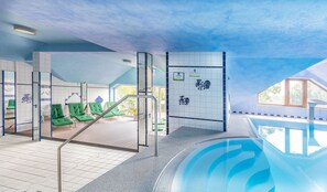 Indoor pool, sun loungers