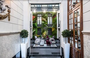 Hallway - Intelier Palacio de San Martín Hotel by Intelier Hotels & Suites (Madrid)