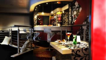 Bar (in der Unterkunft)