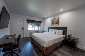 Standard Room, 1 King Bed | Premium bedding, pillow-top beds, desk, blackout curtains - Monterey Surf Inn (Monterey)