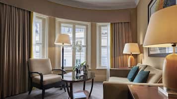 Suite Exécutive, 1 chambre, en angle | 1 chambre, literie de qualité supérieure, matelas mémoire de forme
