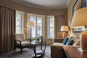 Executive Suite, 1 Bedroom, Non Smoking, Corner | Premium bedding, memory foam beds, minibar, in-room safe