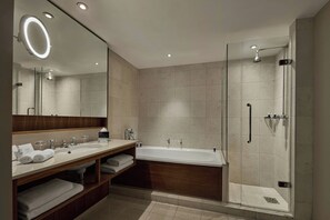 Ducha y bañera combinadas y artículos de higiene personal de diseño