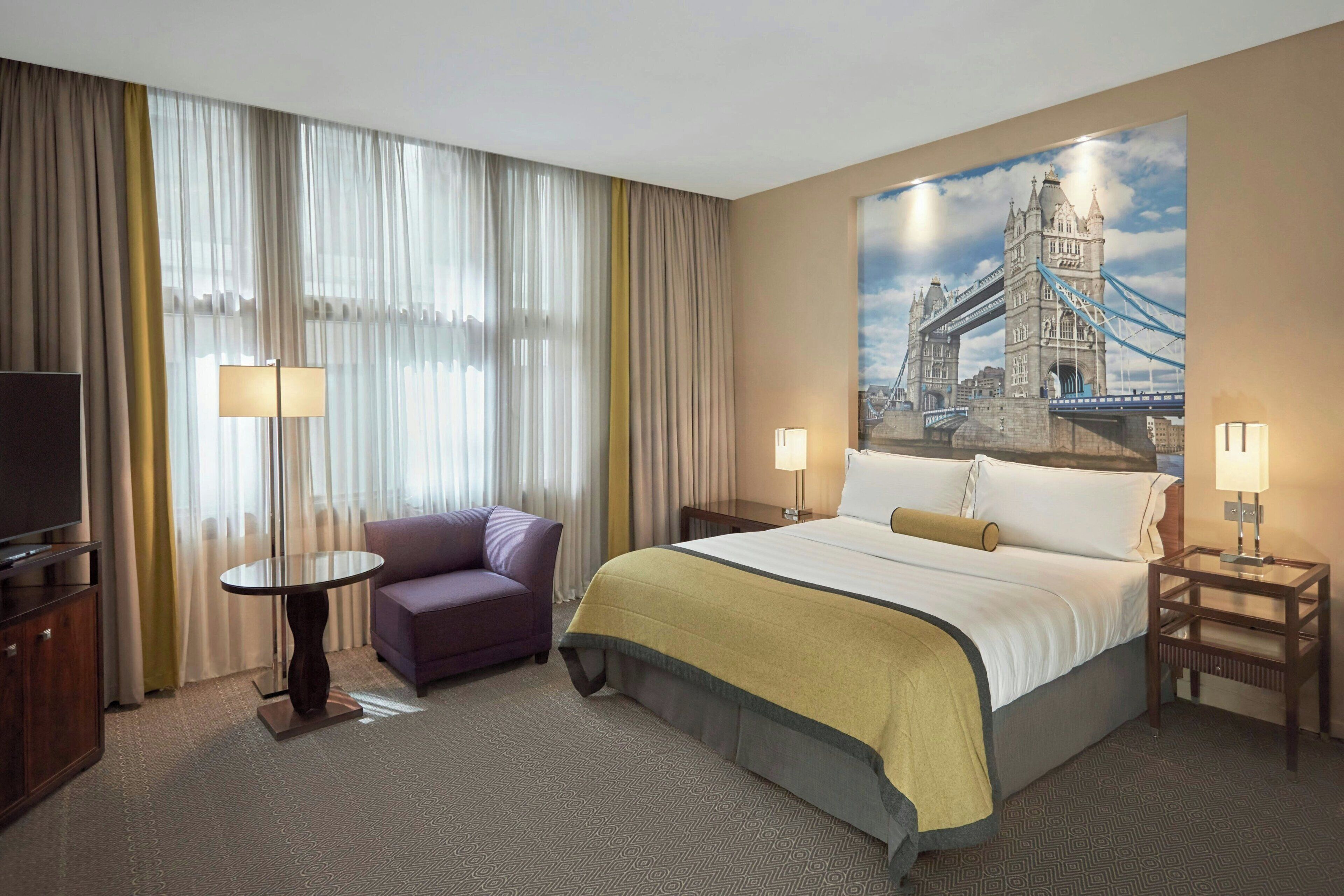 deluxe room, 1 queen bed | 1 bedroom, premium bedding, memory-foam beds, minibar