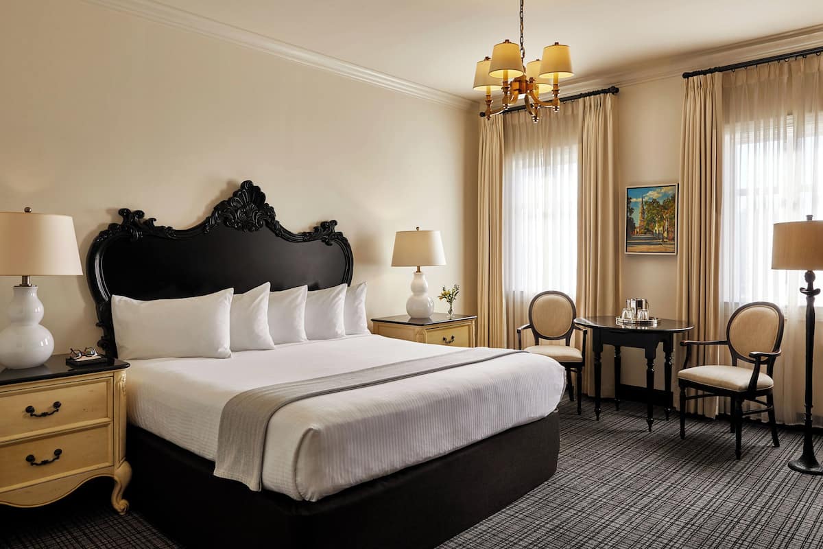 Deluxe Room, 1 King Bed | Frette Italian sheets, premium bedding, in-room safe, desk