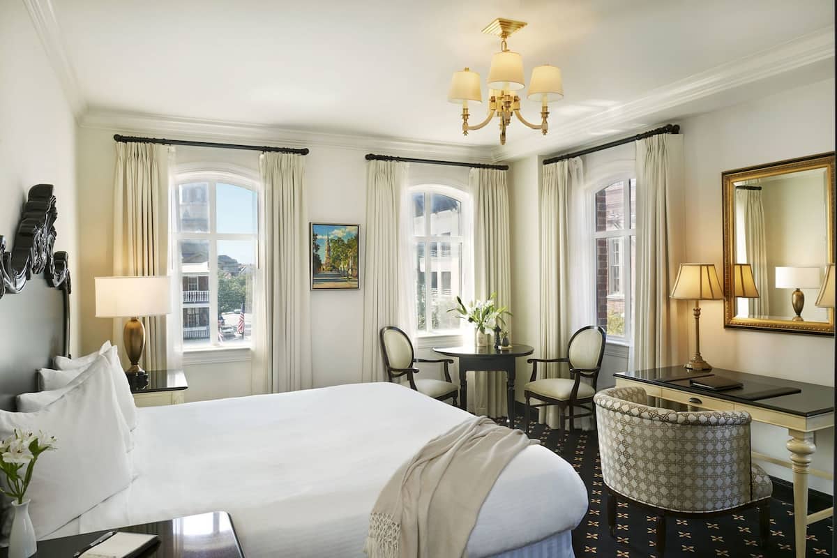 Frette Italian sheets, premium bedding, in-room safe, desk