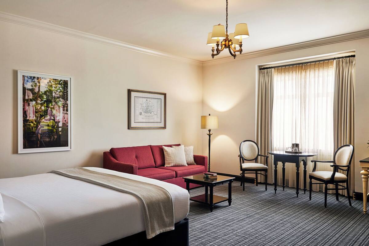 Junior Suite, 1 King Bed | Frette Italian sheets, premium bedding, in-room safe, desk