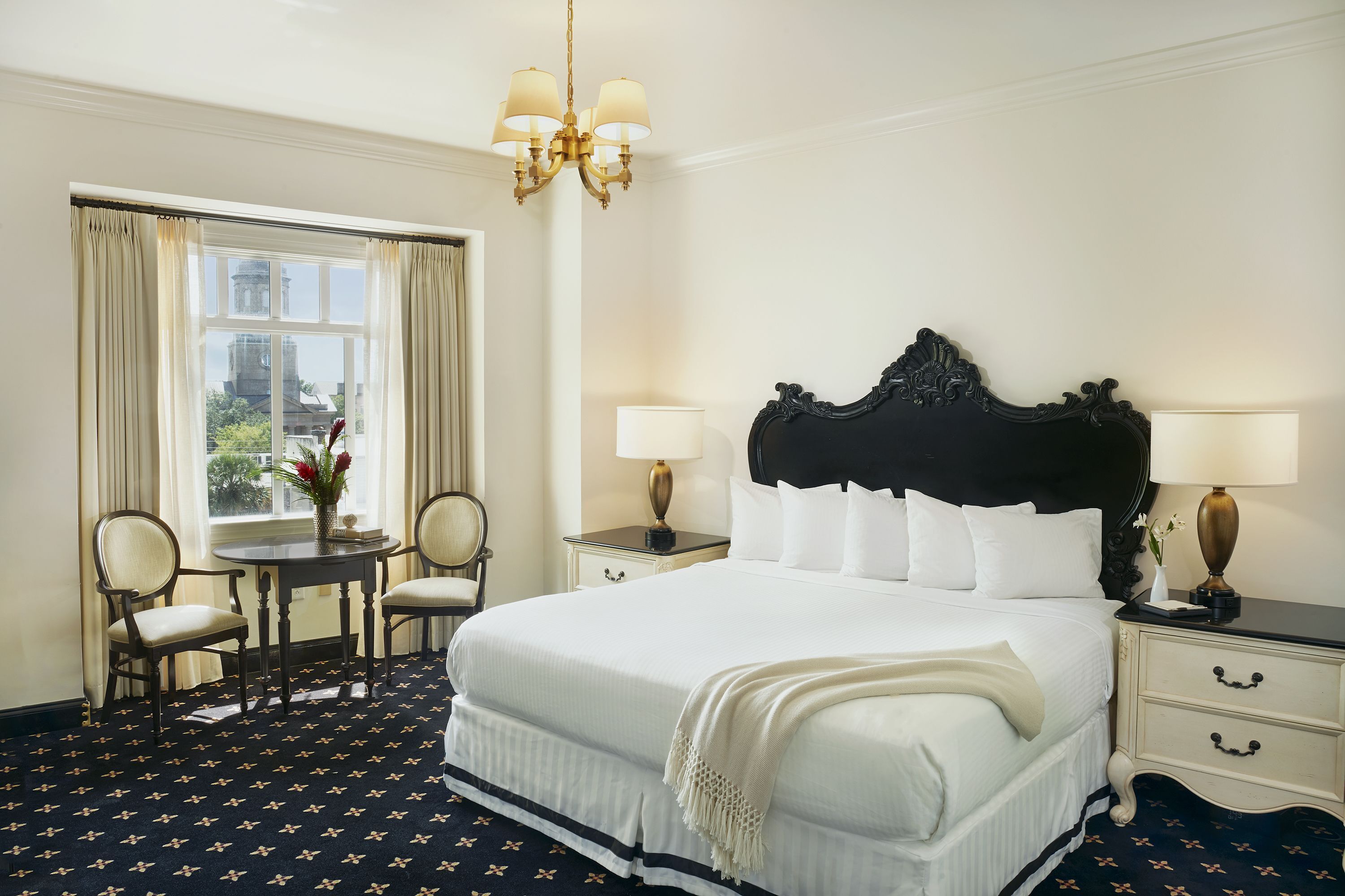 Frette Italian sheets, premium bedding, in-room safe, desk