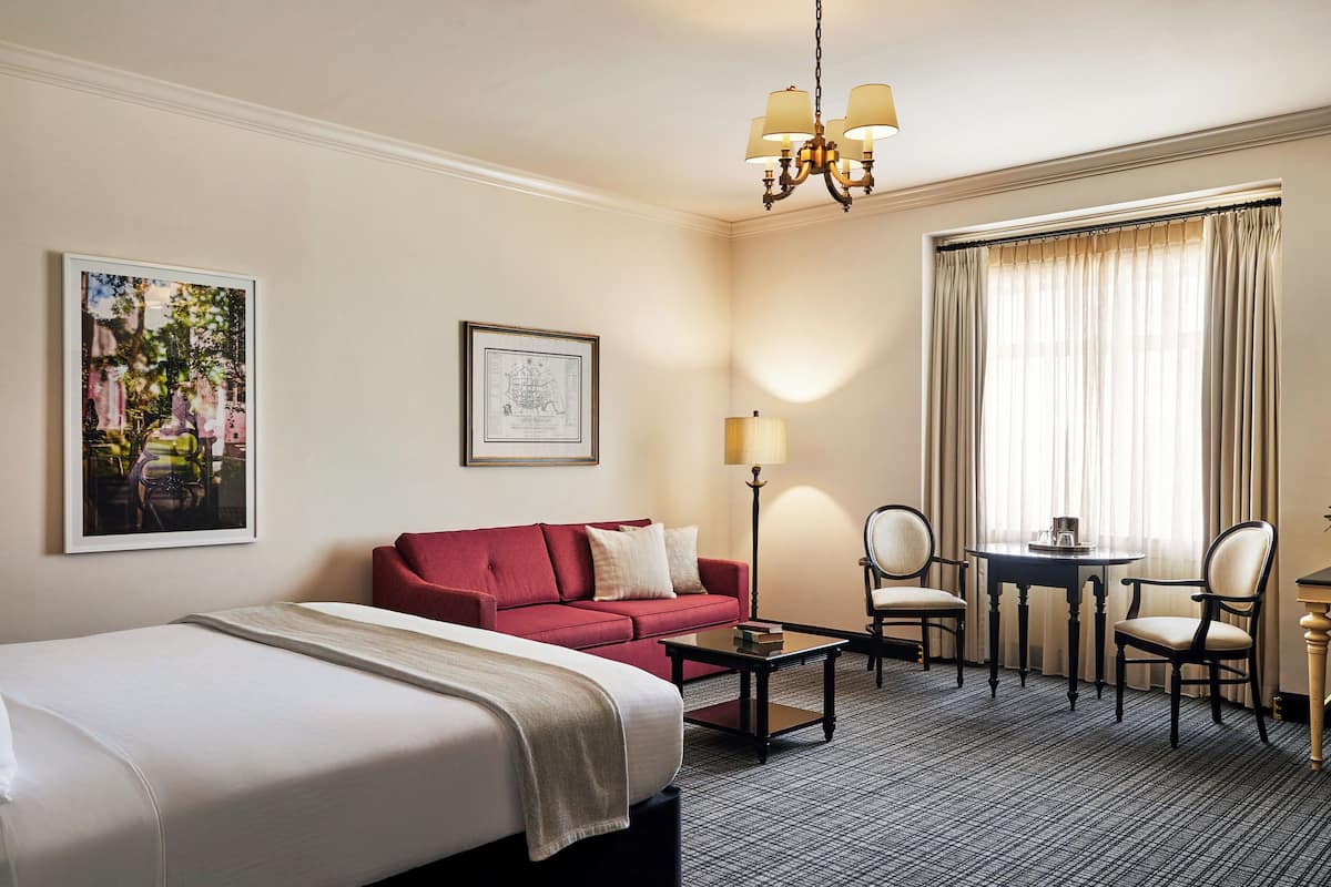 Junior Suite, 1 King Bed | Frette Italian sheets, premium bedding, in-room safe, desk