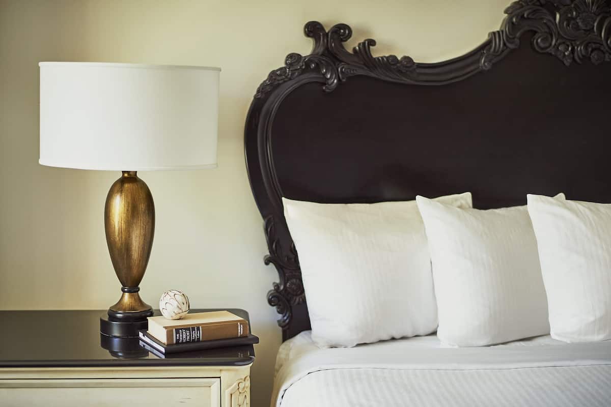 Frette Italian sheets, premium bedding, in-room safe, desk