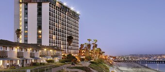 Capri by the Sea by All Seasons Resort Lodging