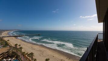 3-Bedroom Condominium - 1201 | Balcony view