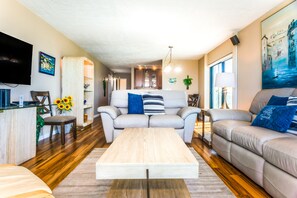 Appart'hôtel, 2 chambres (#601) | Coin séjour