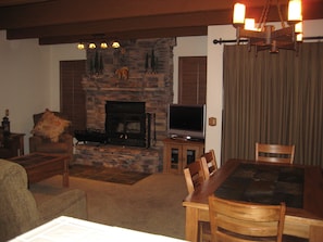 Condo, 3 Bedrooms | Living room