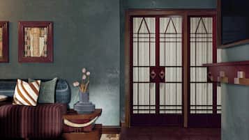 Sengetøy av topp kvalitet, senger med overmadrass og safe på rommet