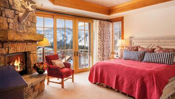 Superior Suite, Multiple Beds, Mountain View, Slope side | Premium bedding, pillowtop beds, in-room safe, desk
