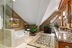 Superior Penthouse, Multiple Beds, Mountain View (Four Bedroom Penthouse Residence) | Bathroom