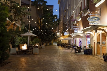 Hotel Exterior at Westgate Lakes Resort & Spa Universal Studios Area