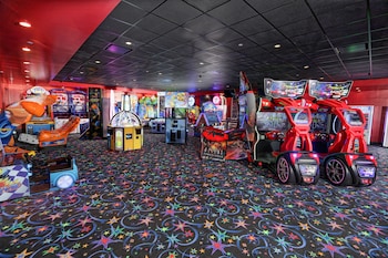 Game room at Westgate Lakes Resort & Spa Universal Studios Area