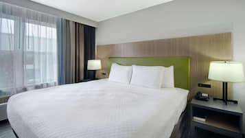 Suite, 1 habitación, para no fumadores | Ropa de cama de alta calidad y caja de seguridad en la habitación