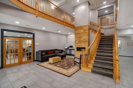 Lobby. Country Inn & Suites by Radisson, Cincinnati Airport, KY