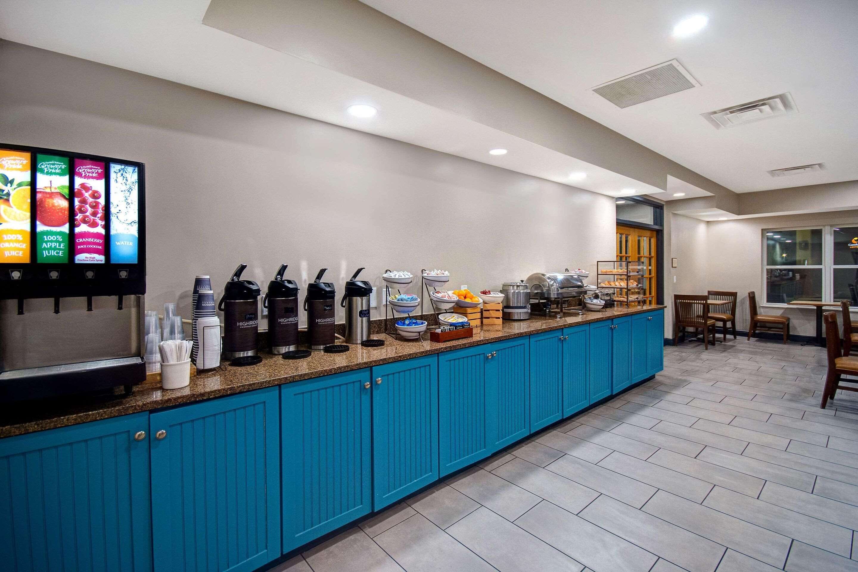 Free daily buffet breakfast