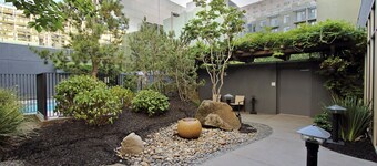 Courtyard by Marriott Oakland Downtown