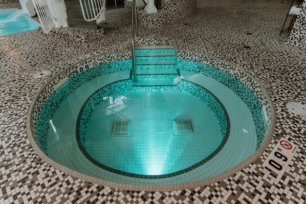 Bain à remous intérieur