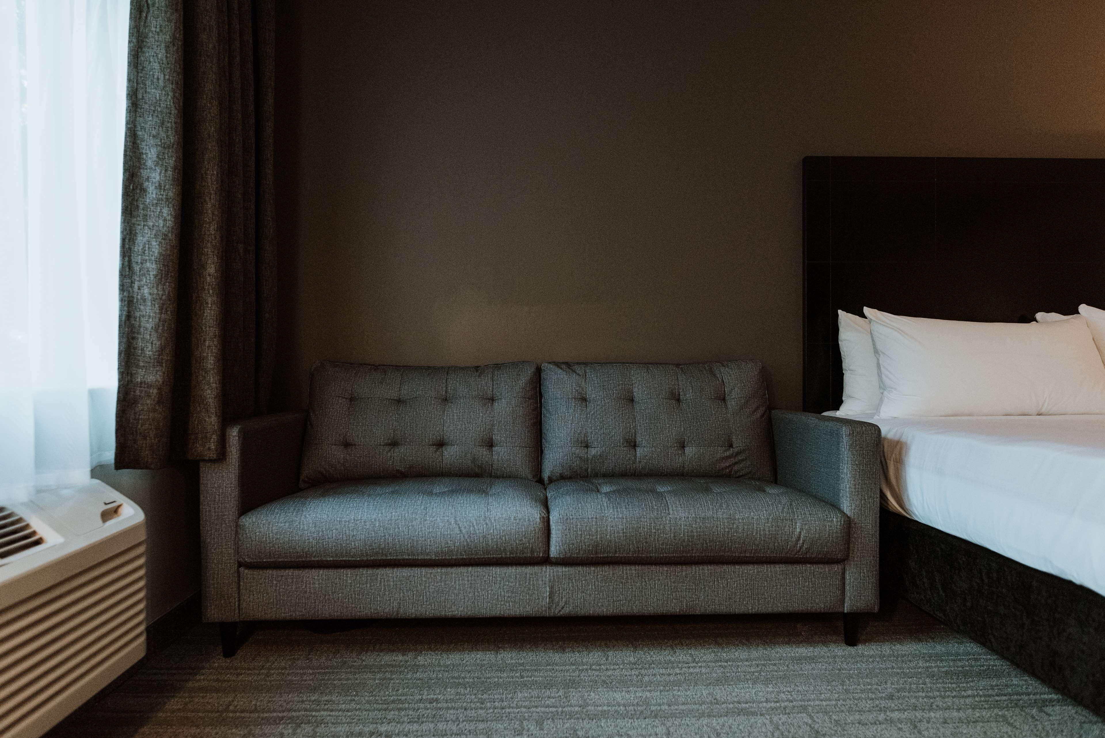 1 bedroom, desk, blackout curtains, soundproofing