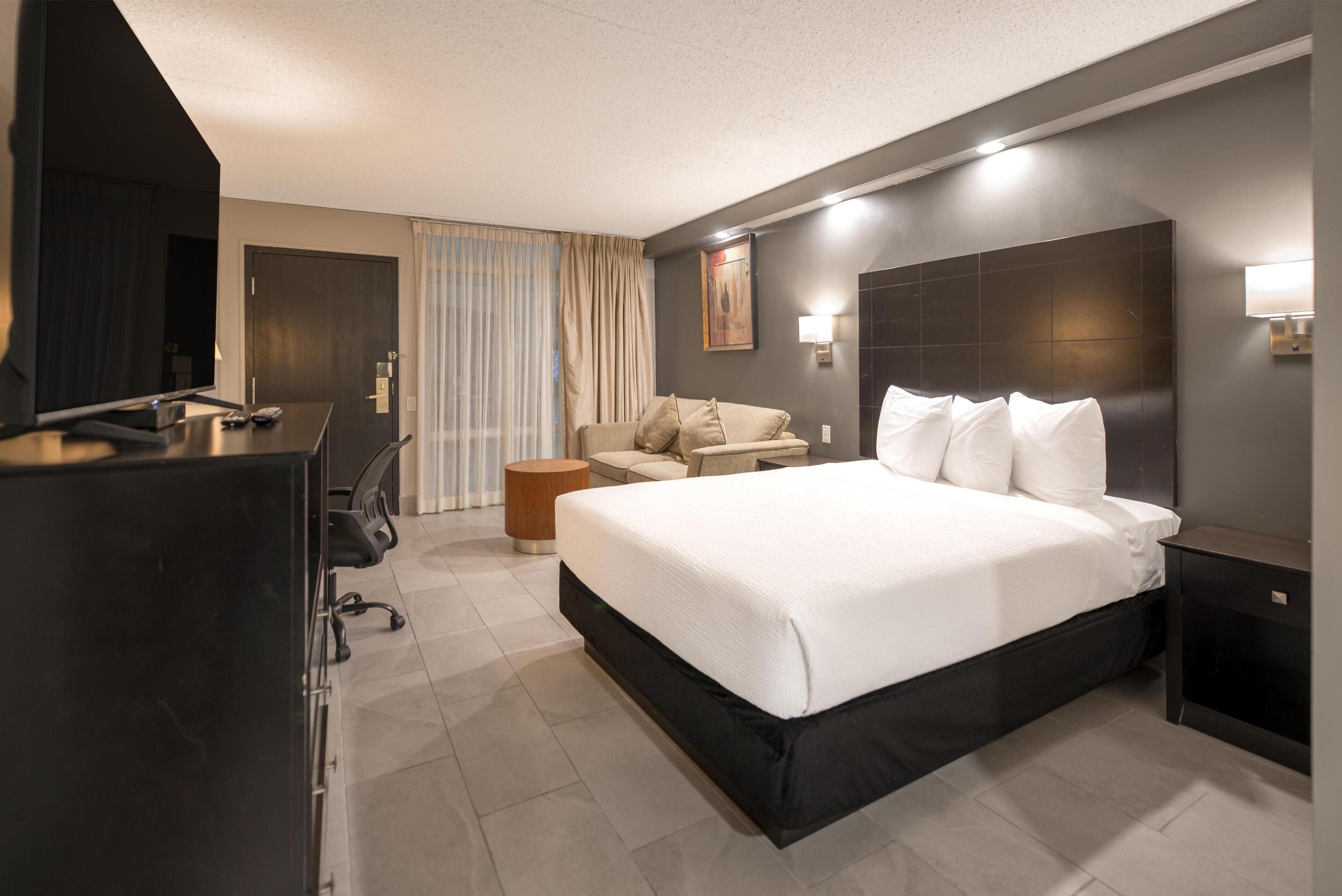 Room, 1 Queen Bed, Accessible (Coast Accessible Queen) | Desk, blackout drapes, soundproofing, iron/ironing board