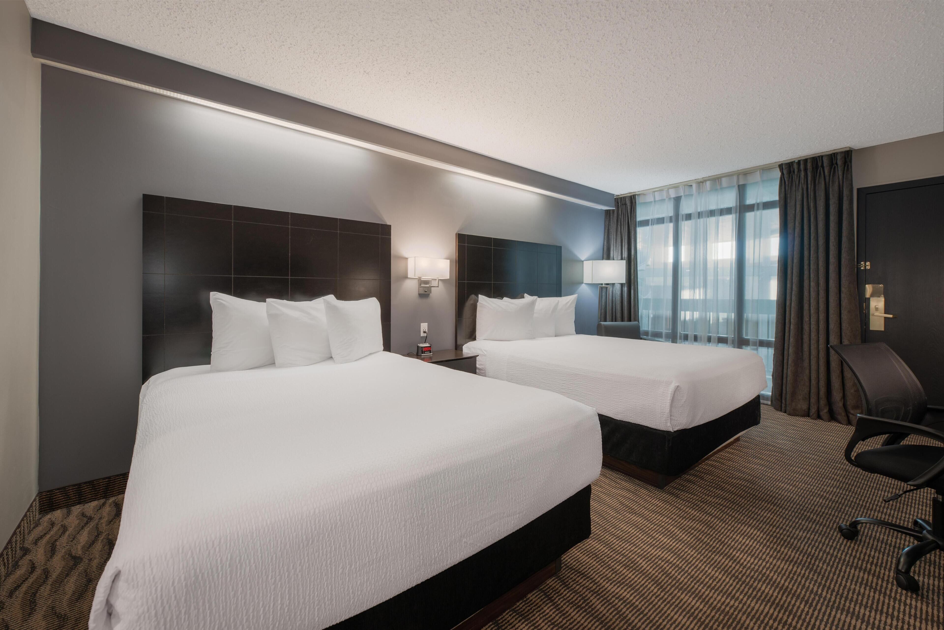 ห้องพัก, เตียงควีนไซส์ 2 เตียง (Coast Two Queens) | โต๊ะทำงาน, ผ้าม่านกันแสง, ห้องเก็บเสียง, เตารีด/โต๊ะรีดผ้า