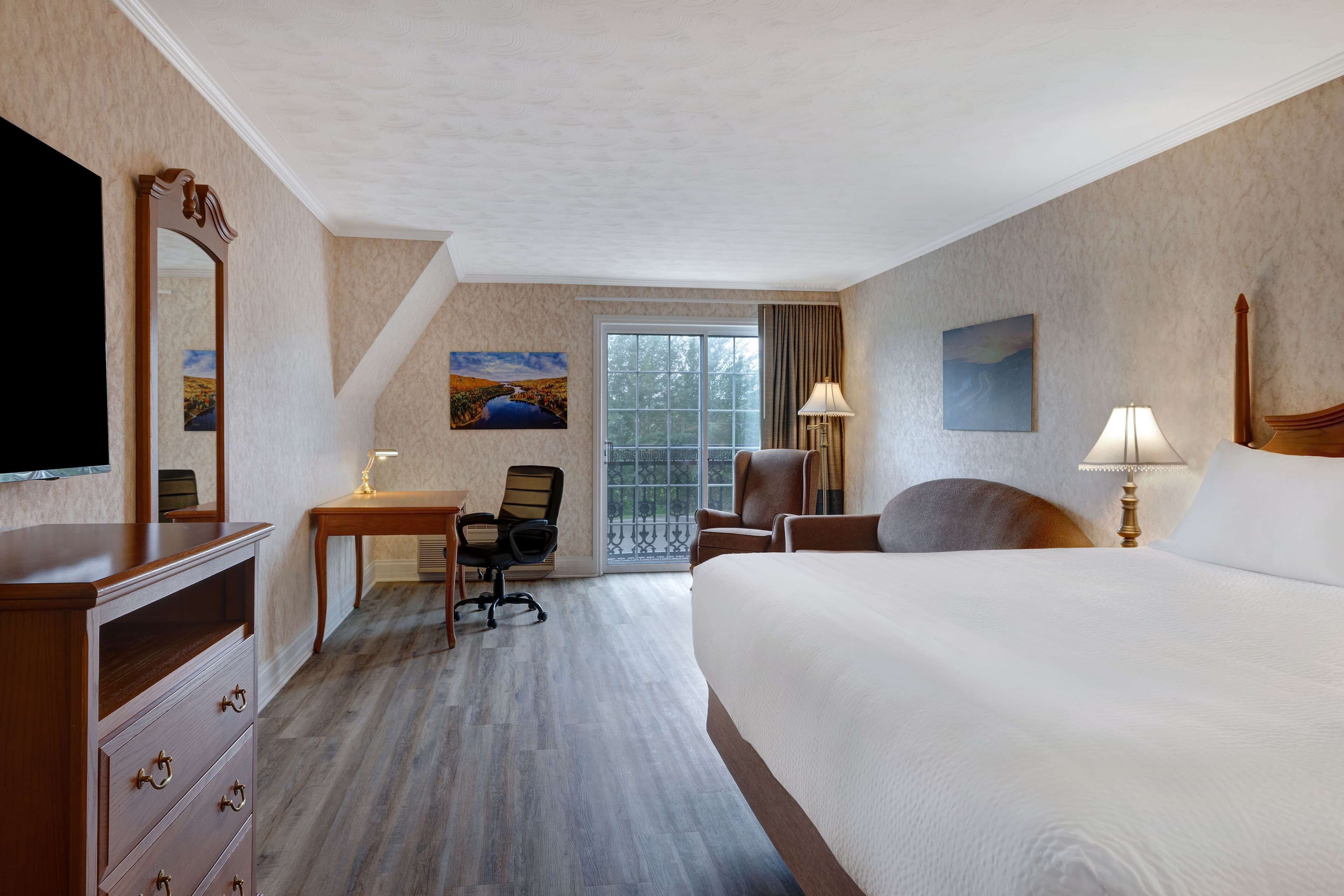 desk, iron/ironing board, free cots/infant beds, rollaway beds