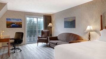 Kamar, 1 Tempat Tidur King dengan tempat tidur Sofa, Bebas Asap Rokok (Upper Floor) | Meja kerja, setrika/meja setrika, dan tempat tidur bayi gratis