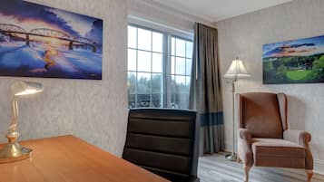Room, 1 King Bed, Non Smoking (Upper Floor) | Desk, iron/ironing board, free cribs/infant beds, rollaway beds