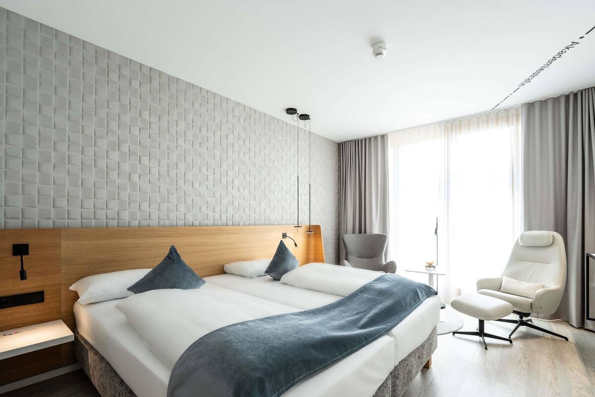 Bộ đồ giường kháng dị ứng, minibar với thức uống miễn phí 