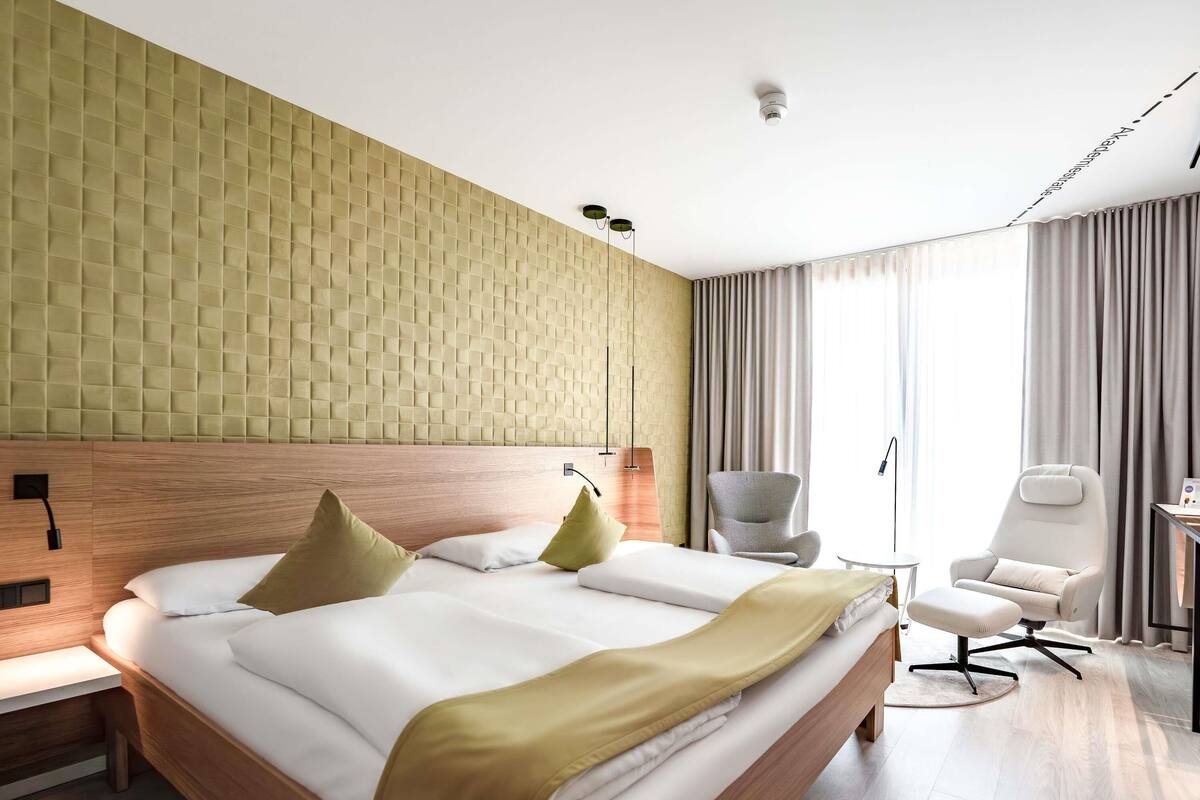 Bộ đồ giường kháng dị ứng, minibar với thức uống miễn phí 