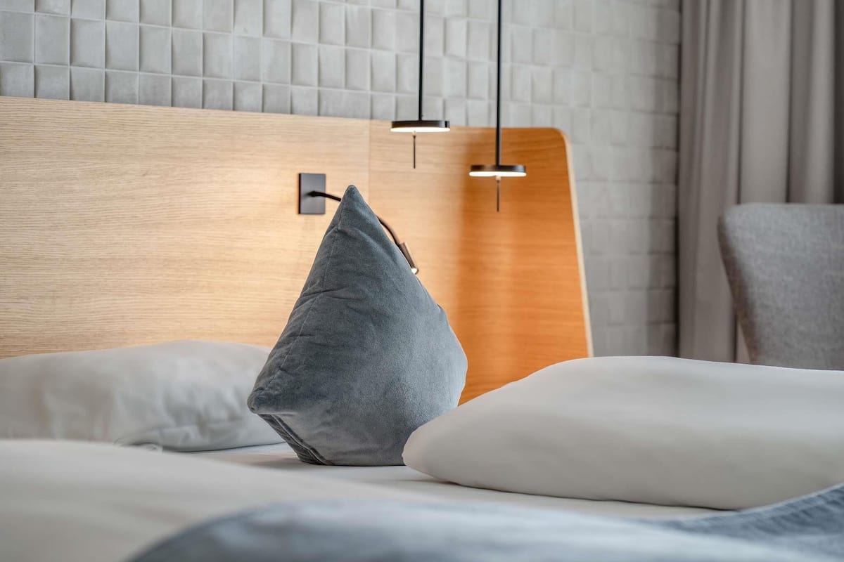 Hypo-allergenic bedding, free minibar, in-room safe, blackout curtains