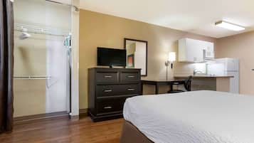 Desk, free WiFi, bed sheets