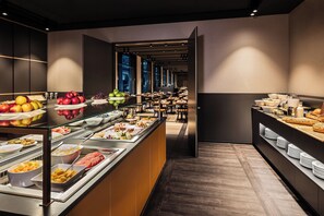 Daily cooked-to-order breakfast for a fee