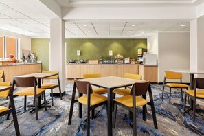 Ilmainen päivittäinen buffetaamiainen 