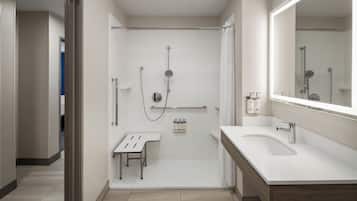 Bañera con ducha, artículos de tocador gratuitos, secador de pelo